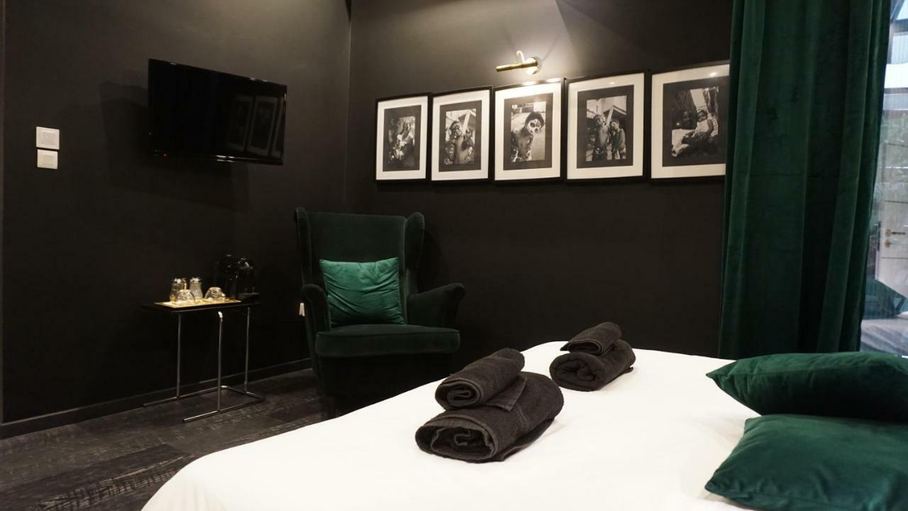 Exclusive Design Studio With Yard เอเธนส์ ภายนอก รูปภาพ
